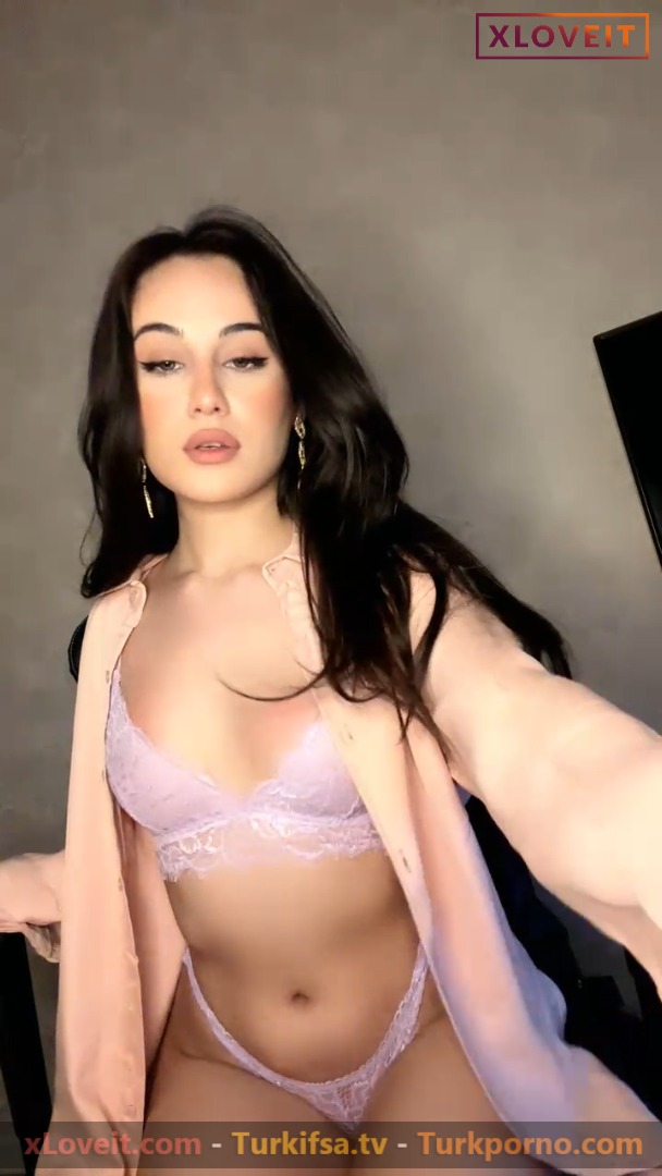 Tango Freya ifşa Seksi iç çamaşırlı canlı yayınını seyret